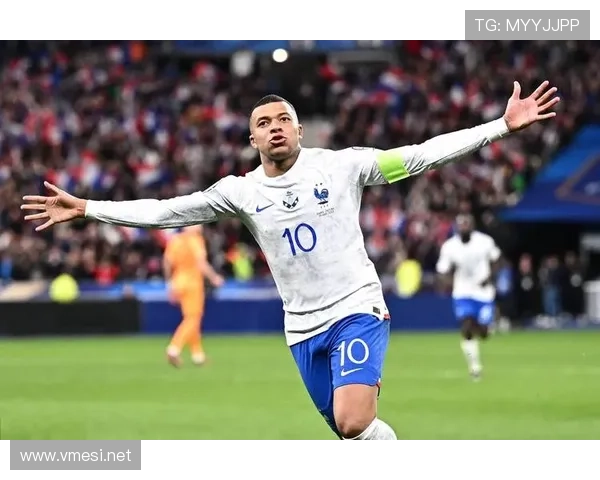 姆巴佩的巴黎困境与战术适配性的深层探究 姆巴佩的巴黎困境与战术适配性的深层探究