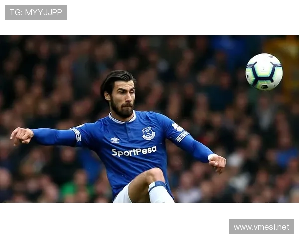 莱万 vs 戈麦斯：终结效率与战术角色差异