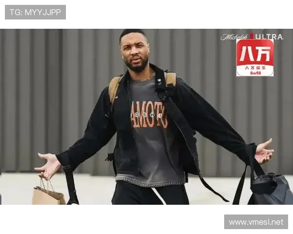 利拉德休赛期还在凌晨四点打卡训练馆，邻居以为他家闹鬼