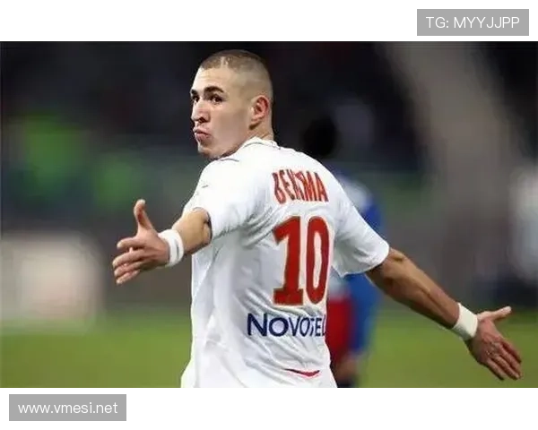 本泽马从隐形核心到金球先生的迟到巅峰之路